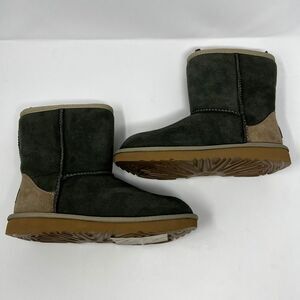 UGG Kids Classic II Boots Youth Size 3 1017703K